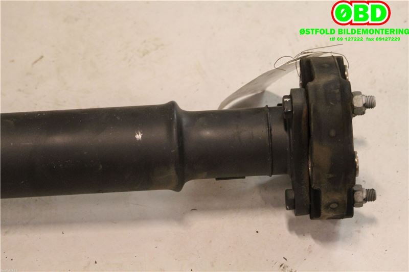 Mellomaksel til BMW 5-Serie 2010-2017 (F10/F11) (F10/F11) (BMW|26 10 7 614 663|)
