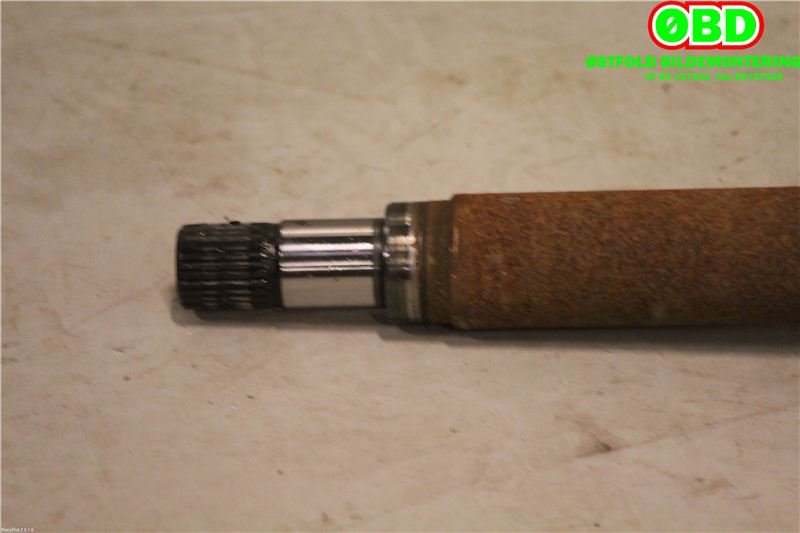 Drivaksel høyre foran til Ford Focus 2008-2010 (Type II, Fase 2)  (FORD|1726275|3M513B436DAH|)