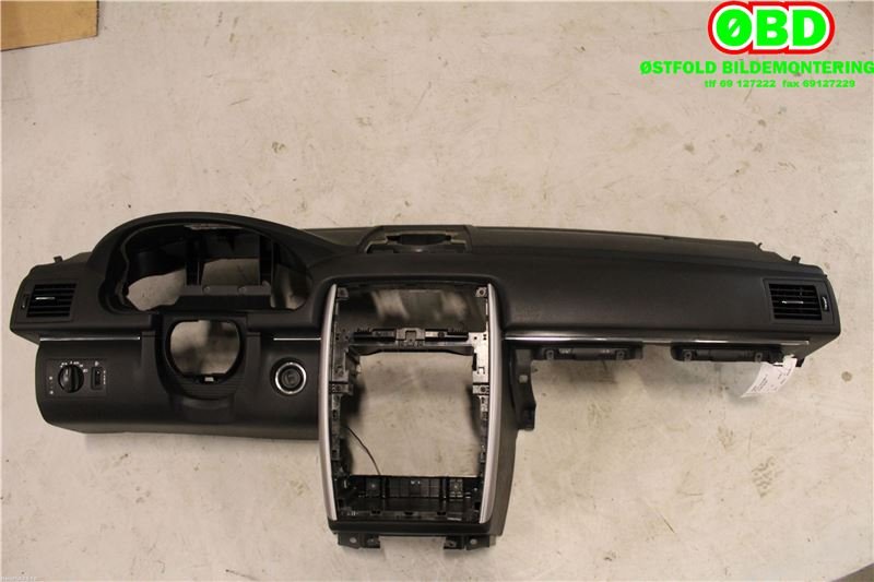 Dashbord til Mercedes B-Klasse 2008-2011 (Fase 2) (W245) (W245) (MERCEDES|A 169 680 08 87|)