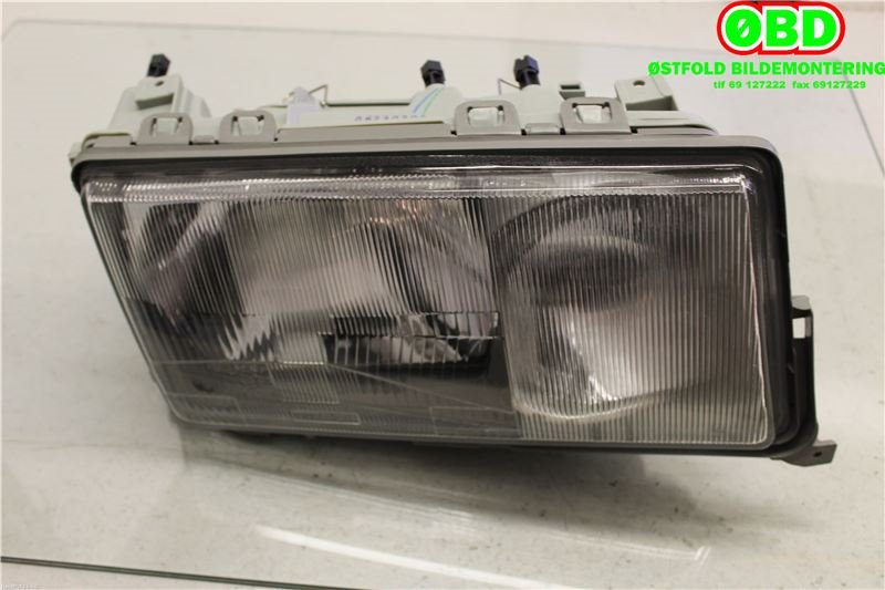 Frontlykt høyre halogen til Mercedes 190 1984-1993 (W201) (W201)