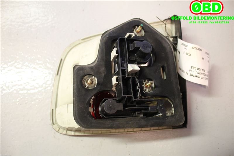 Baklykt venstre indre til VW Touareg 2003-2007 (Type I, Fase 1)  (VOLKSWAGEN|7L6 945 093 R|)