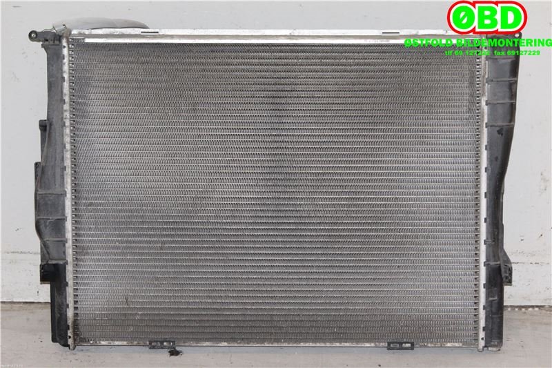 Radiator (manuell gir) til BMW 1-Serie 2004-2011 (E81/E82/E87/E88) (E81/E82/E87/E88) (BMW|17117553111|)