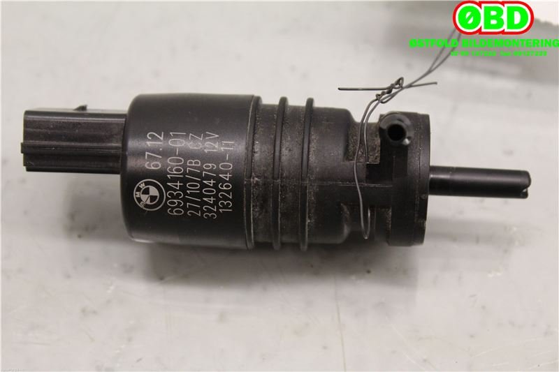 Spylerpumpe foran til BMW 5-Serie, 2010-2017 (F10/F11) (F10/F11) (BMW|67 12 6 934 160)