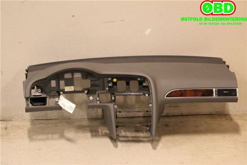 Dashbord til Audi A6, 2005-2008 (Type III, Fase 1) (C6) (C6) (AUDI|4F1857008)