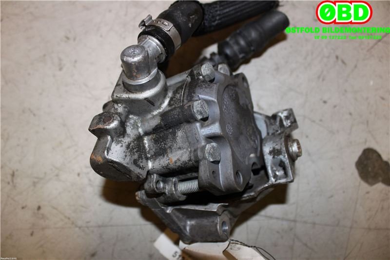 Servo pumpe mekanisk til Audi A6 2005-2008 (Type III, Fase 1) (C6) (C6) (AUDI|4F0 145 155 C|)