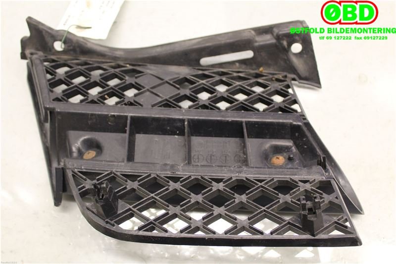 Grill venstre til Mitsubishi Outlander 2003-2006 (Type I)  (MITSUBISHI|)