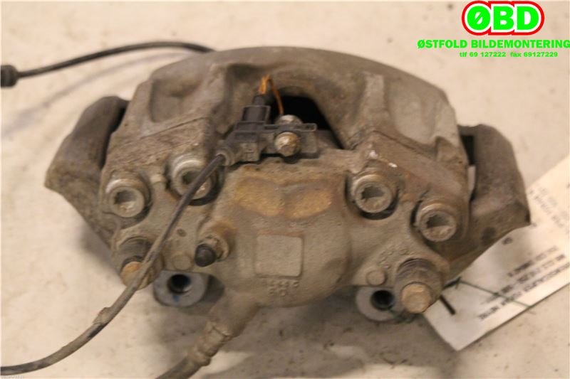 Bremsecaliper høyre foran til Mercedes CLS 2011-2017 (C218) (C218) (MERCEDES|A 204 421 36 81|)