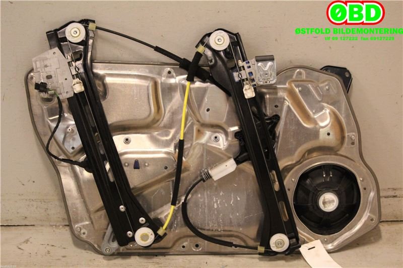 Ruteheis til Mercedes CLS 2011-2017 (C218) (C218) (MERCEDES|A 218 720 04 79|)