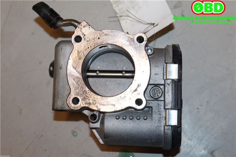 Spjeldhus til Hyundai i30 2012-2017 (Type II)  (HYUNDAI|351002B180|)