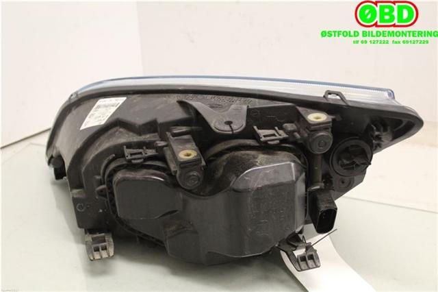 Frontlykt høyre halogen til Ford Focus 2004-2007 (Type II, Fase 1)  (FORD|)