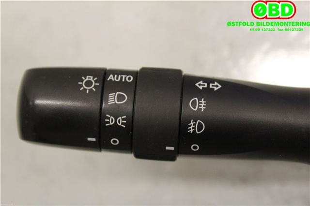 Bryter blink til Lexus CT 2010-2020  (LEXUS|8414042111|)