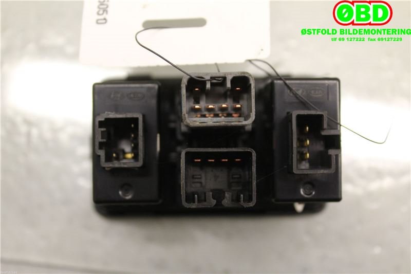 Bryter diverse til Hyundai i30 2007-2012 (Type I)  (HYUNDAI|937002R090WK|)