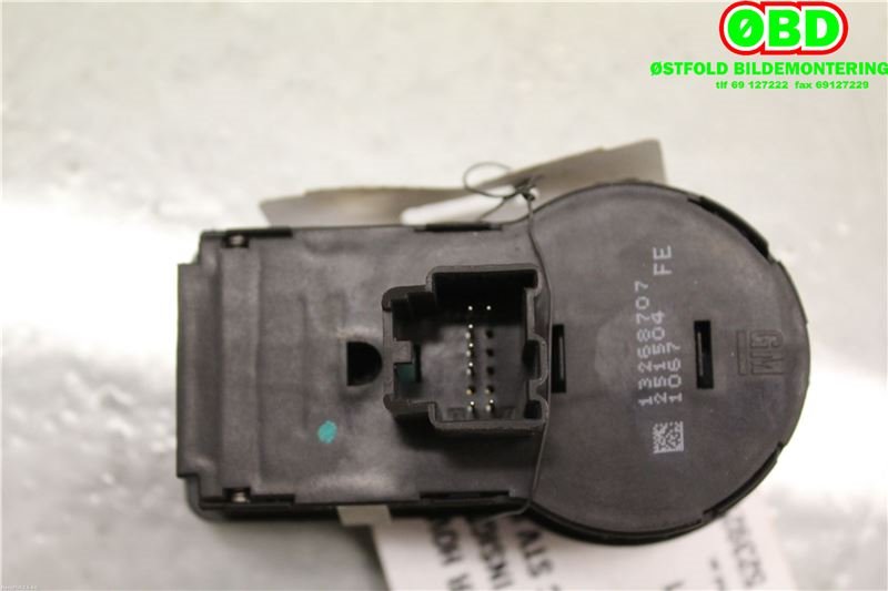Bryter lys til Opel Insignia A 2009-2014  (OPEL|22901659|12 41 484|)