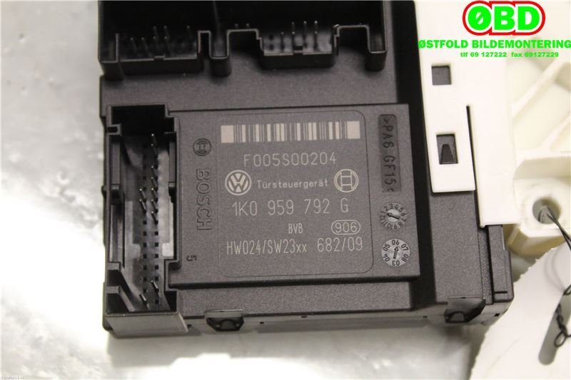 Ruteheis høyre foran til VW Passat 2005-2010 (B6) (B6) (VOLKSWAGEN|1K0 959 702 L||1K0959702K)