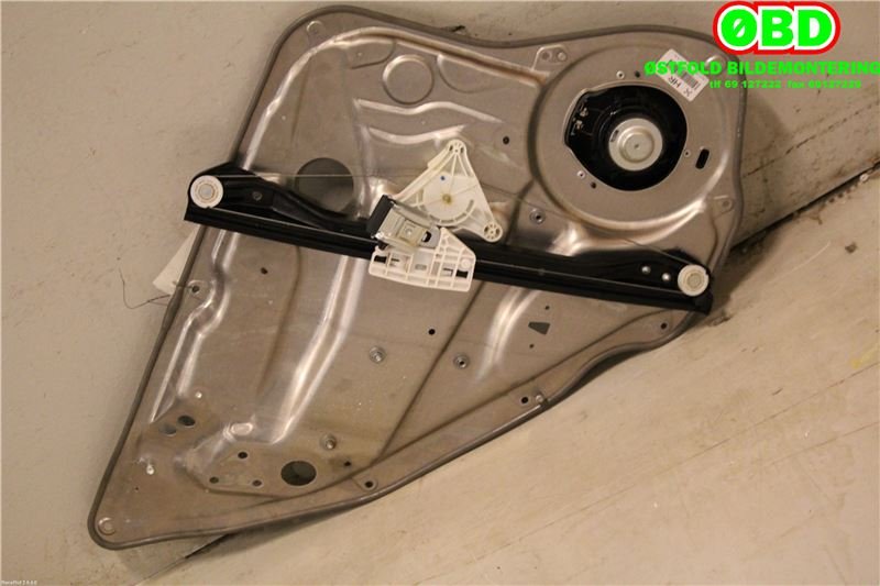Ruteheis høyre bak til Mercedes GLK 2008-2015 (X204) (X204) (MERCEDES|A 204 730 12 79|)