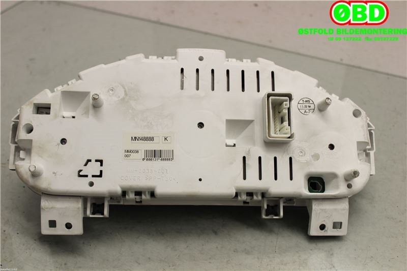 Instrumentpanel til Mitsubishi Colt 2004-2008 (Type VII, Fase 1)  (MITSUBISHI|MN148888|)