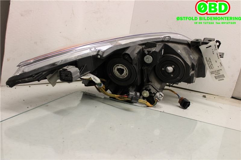 Frontlykt venstre halogen til Mazda 3 2009-2013 (Type II)  (MAZDA|BBP2510L0L|)