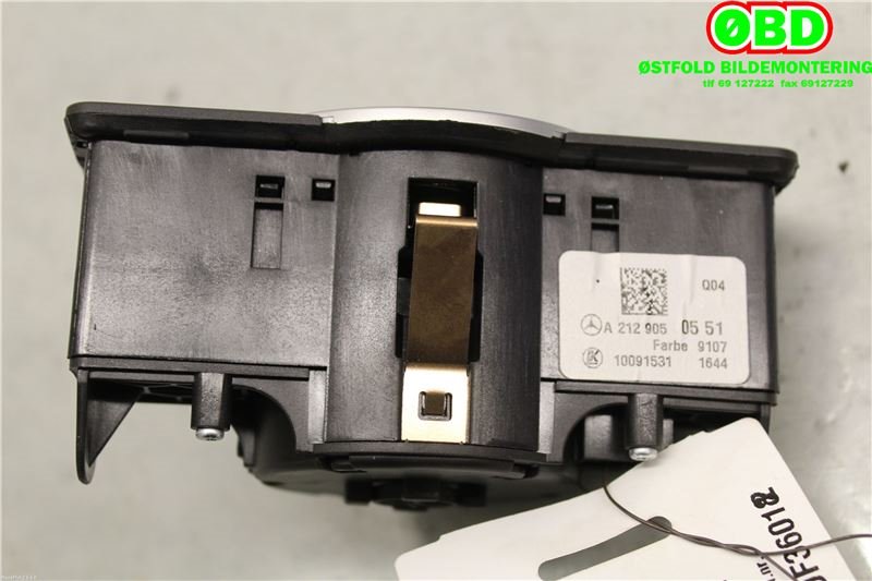 Bryter lys til Mercedes GLA 2014-2020 (X156) (X156) (MERCEDES|A 212 905 05 51||2129050551)
