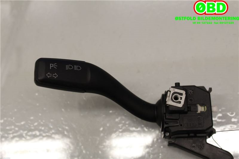 Bryter blink til Audi A3, 2003-2008 (Type II, Fase 1)  (AUDI|8P0953513C)