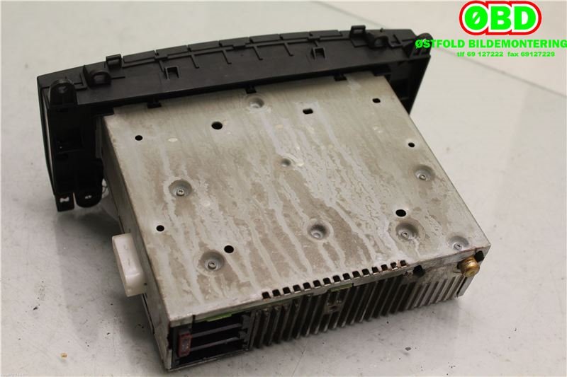 Bilstereo til Mercedes A-Klasse 2005-2012 (W169) (W169) (MERCEDES|A 169 820 07 86|A 169 820 08 86|1698200786)