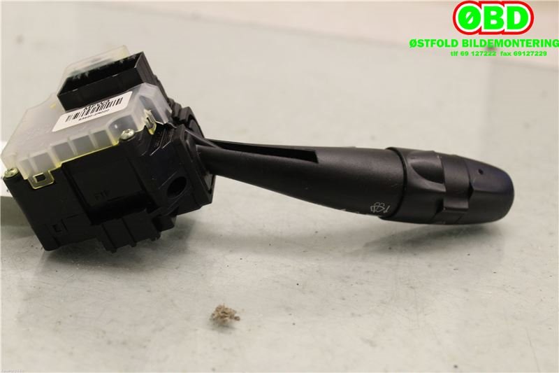 Bryter visker til Hyundai i30 2007-2012 (Type I)  (HYUNDAI|934202R020|)