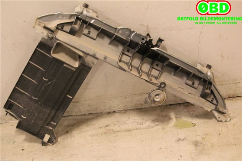 Frontplate øvre til Toyota Yaris 2009-2011 (Type II, Fase 2)  (TOYOTA|532050D901|)