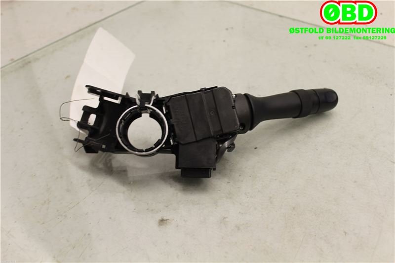 Bryter blink til Toyota Auris 2007-2010 (Type I, Fase 1)  (TOYOTA|8414002310|)