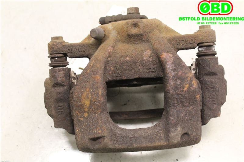 Bremsecaliper høyre foran til Toyota Avensis 2009-2015 (Type III, Fase 1)  (TOYOTA|4773002361|)