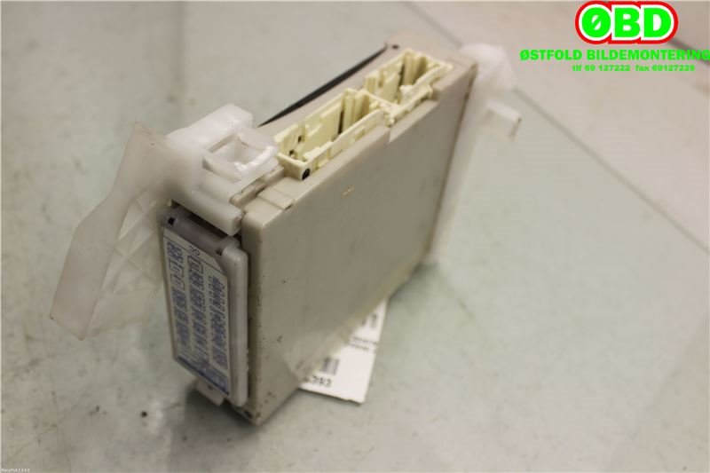 Sikringsboks til Toyota Prius +7 2012-2020 (Type III) (stasjonsvogn) (stasjonsvogn) (TOYOTA|8273047420|2380003281|8922147241)