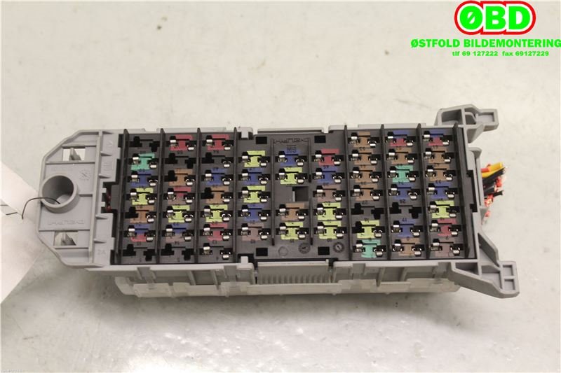 Sikringsboks til Opel Meriva A, 2003-2010  (OPEL|93363136)