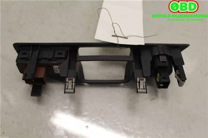 Bryter diverse til Peugeot 508 2011-2014 (Type I, Fase 1)  (PEUGEOT|6490SL|96 777 946 ZD|)