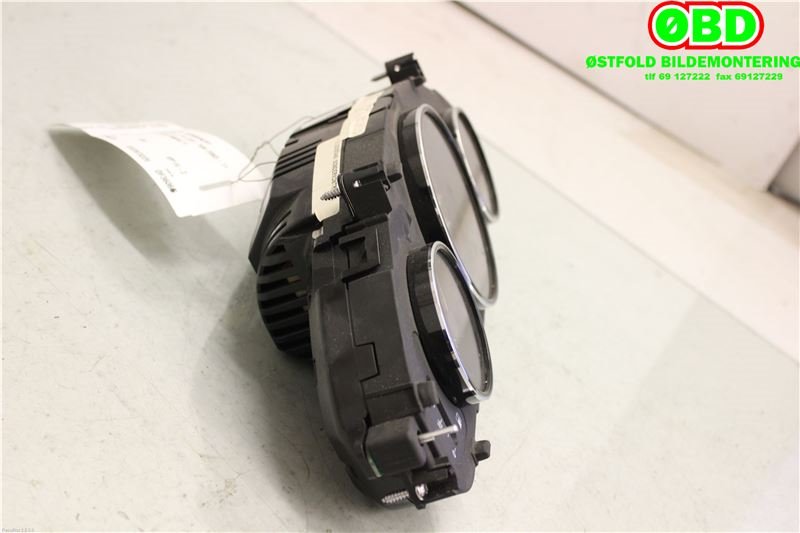 Instrumentpanel til Mercedes CLS 2004-2010 (C219) (C219) (MERCEDES|A 219 540 37 11|A 219 540 57 11|2195403711)