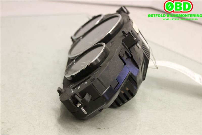 Instrumentpanel til Mercedes CLS 2004-2010 (C219) (C219) (MERCEDES|A 219 540 37 11|A 219 540 57 11|2195403711)
