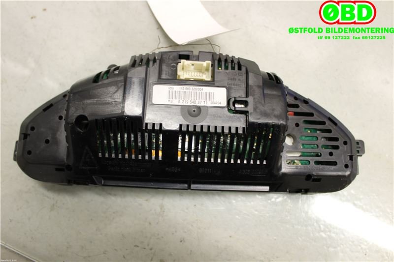 Instrumentpanel til Mercedes CLS 2004-2010 (C219) (C219) (MERCEDES|A 219 540 37 11|A 219 540 57 11|2195403711)