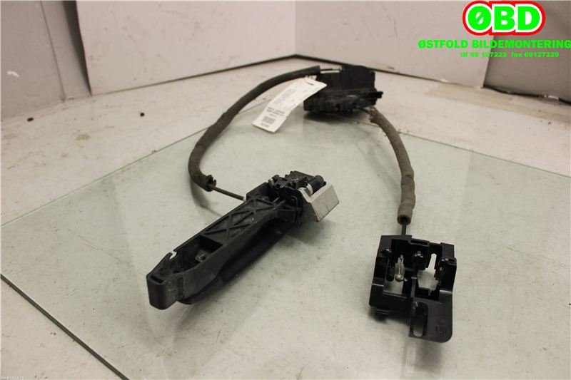 Låsekasse høyre til Nissan Qashqai 2010-2014 (Type I, Fase 2)  (NISSAN|82501JD90B|)