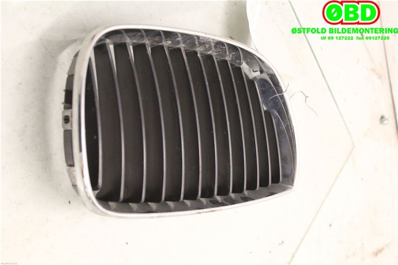 Grill høyre til BMW 1-Serie 2004-2011 (E81/E82/E87/E88) (E81/E82/E87/E88) (BMW|51 13 7 077 130|)