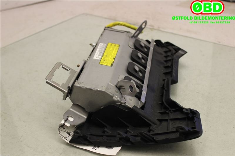 Airbag kne til Toyota Avensis 2009-2015 (Type III, Fase 1)  (TOYOTA|7390005031C0|)
