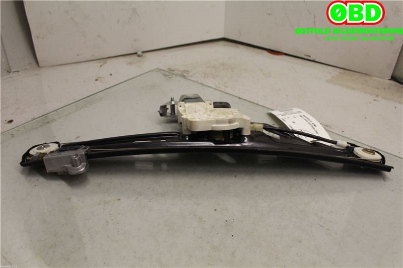 Ruteheis venstre bak til BMW 5-Serie 2003-2010 (E60/E61) (E60/E61) (BMW|51 35 7 184 745|)
