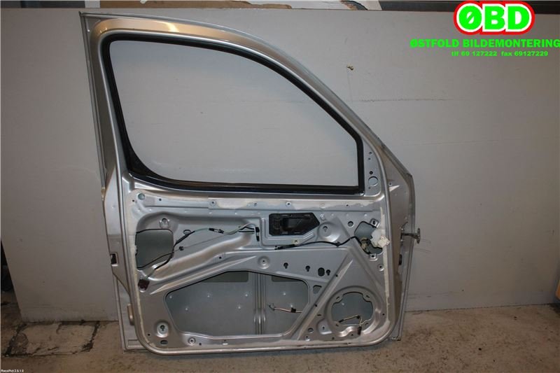 Dør venstre foran til Citroën Berlingo 2002-2008 (Type I, Fase 2) (CITROEN|9002 T9|98 462 222 80|)