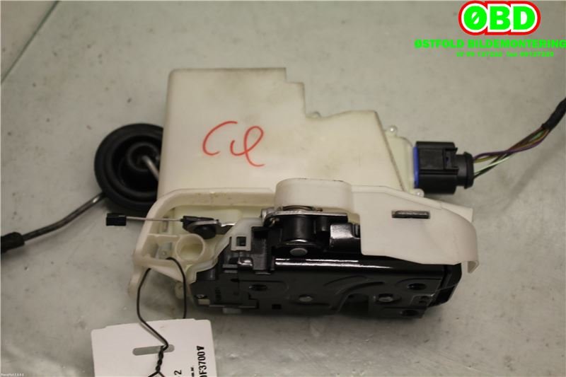 Låsekasse høyre foran til VW Transporter / Caravelle 2015-2019 (T6) (T6) (VW Caravelle|3B1 837 016 CQ|7E1 837 016 B|)