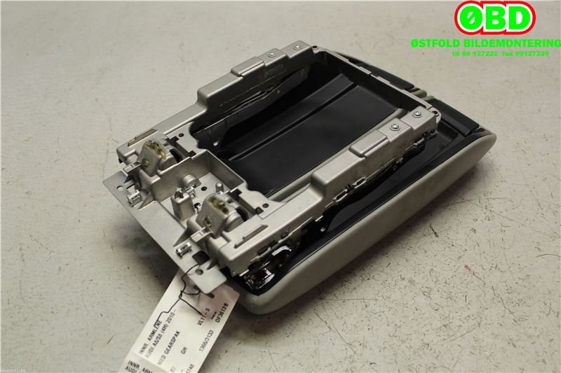 Sete armlene lokk til Audi A8 2010-2013 (Type III, Fase 1)  (AUDI A 8|4H0 864 206 D||4H0864206DBC3)