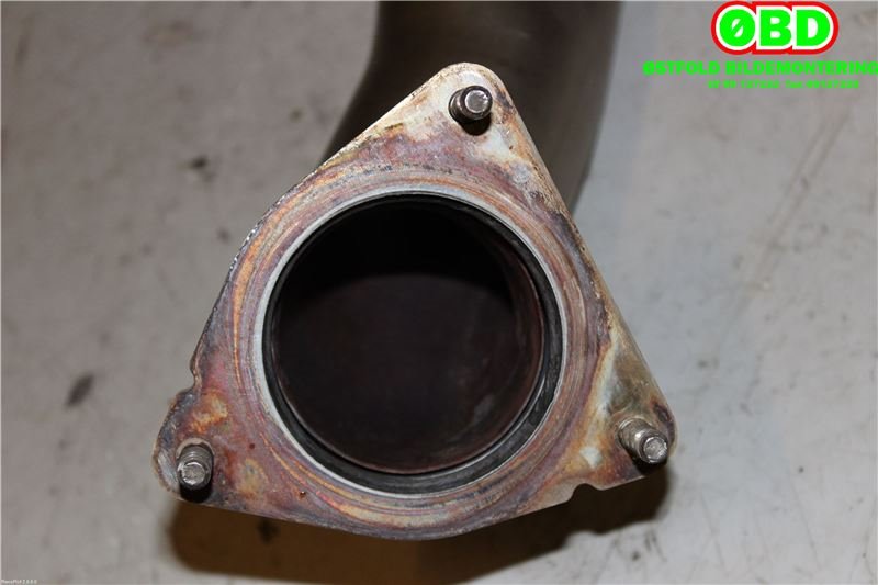 Eksos fremre til Audi A8 2010-2013 (Type III, Fase 1)  (AUDI A 8|4H0 254 350 C|)