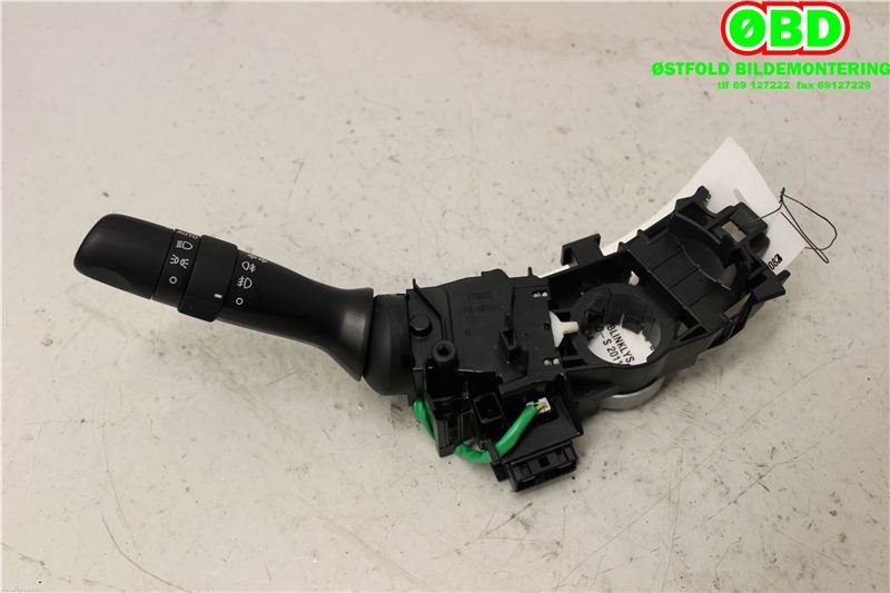 Bryter blink til Toyota Verso-S 2011-2015 (COMBI) (COMBI) (TOYOTA|8414042111|)