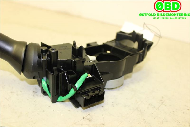 Bryter blink til Toyota Verso-S 2011-2015 (COMBI) (COMBI) (TOYOTA|8414042111|)