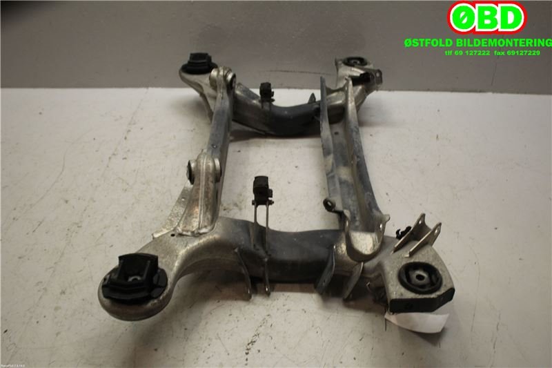 Travers bak til Mercedes CL 2000-2006 (C215) (C215) (MERCEDES|A 220 350 74 08|A 220 350 35 41|)