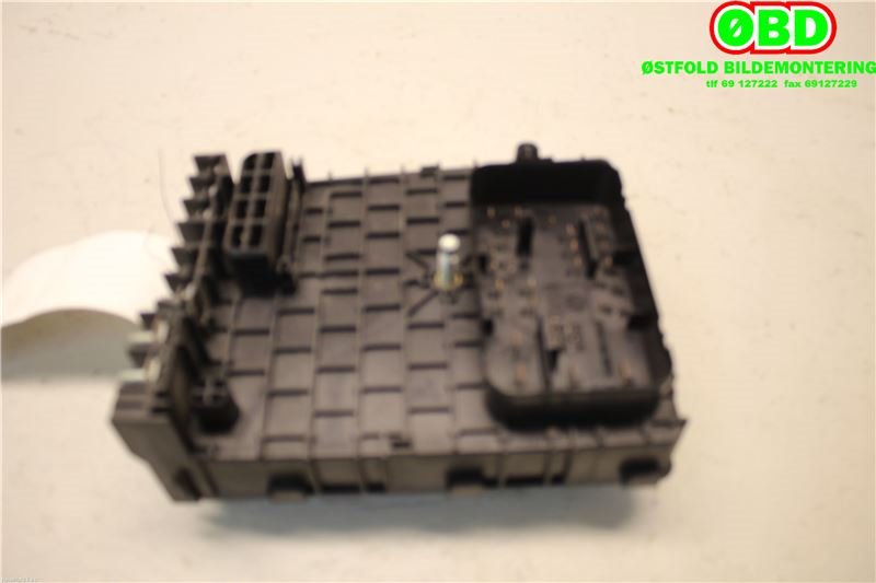 Sikringsboks til VW Passat 2005-2010 (B6) (B6) (VOLKSWAGEN|3C0 937 125 A|)