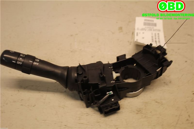 Bryter blink til Toyota RAV4 2006-2009 (Type III, Fase 1) (TOYOTA|8414042090|8414042091|)