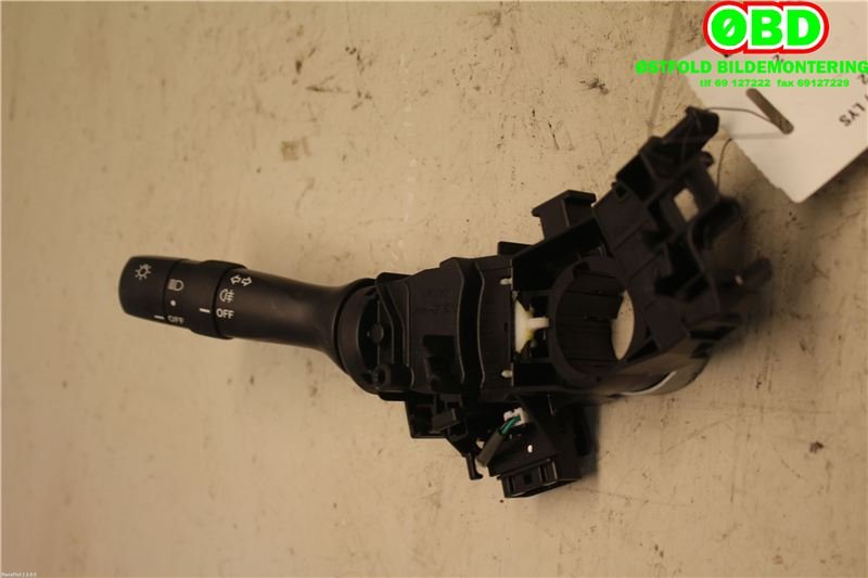 Bryter blink til Toyota RAV4 2006-2009 (Type III, Fase 1) (TOYOTA|8414042090|8414042091|)