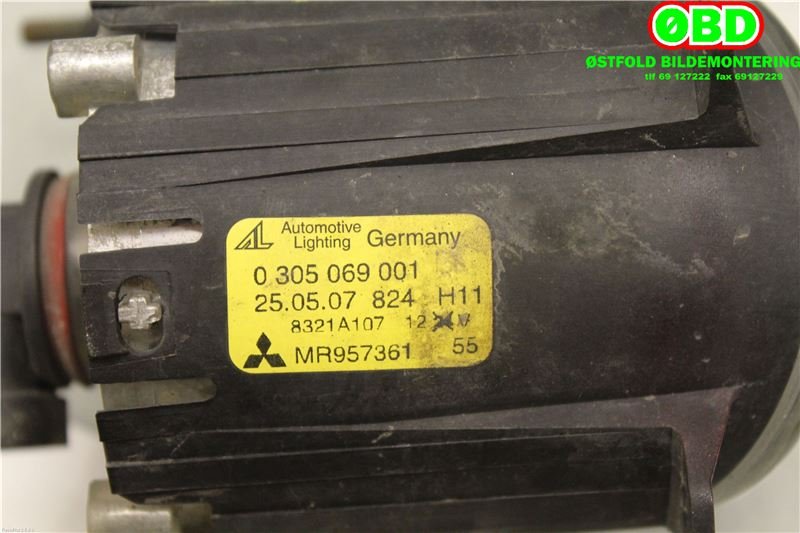 Tåkelykt venstre foran til Mitsubishi Colt 2004-2008 (Type VII, Fase 1)  (MITSUBISHI|MN186265|MR957361|0305069001)