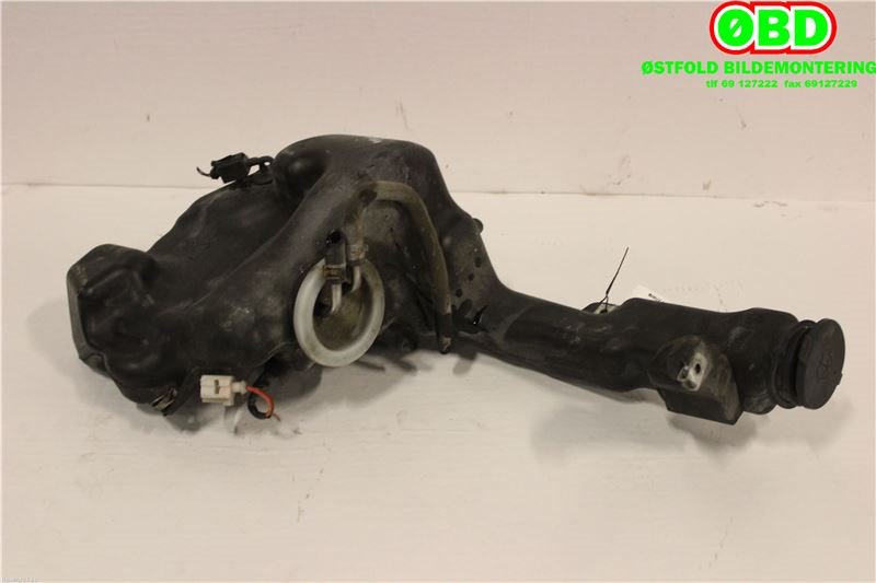 Spylertank til Mercedes E-Klasse, 2009-2013 (Fase 1) (W212) (W212) (MERCEDES|A 204 869 02 00)